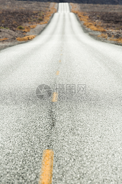 路美景山脉汽车广告背景图图片