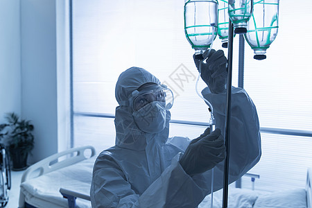 在病房里工作的医务工作者图片