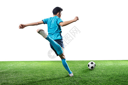 足球运动员一起踢足球高清图片