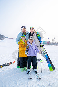 爸爸去哪一家人一起去滑雪场滑雪背景