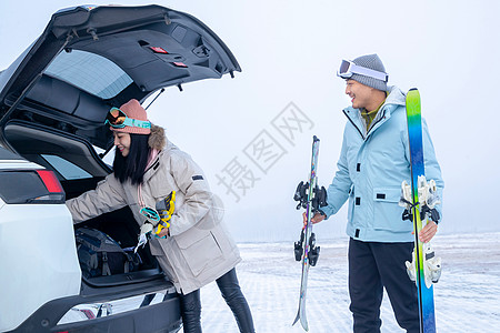 眼镜起雾一家人到滑雪场滑雪运动背景