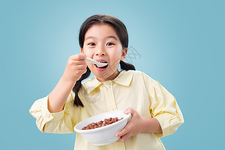 纯洁营养幸福吃东西的小女孩图片