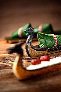 传统节日粽子和龙舟图片