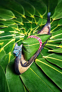 蜗牛png端午文化龙舟和粽子背景