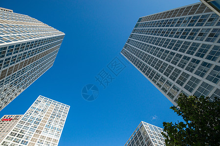 仰视风景蓝天下的北京城市建筑背景