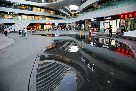 建筑特色倒影都市风光北京银河SOHO图片