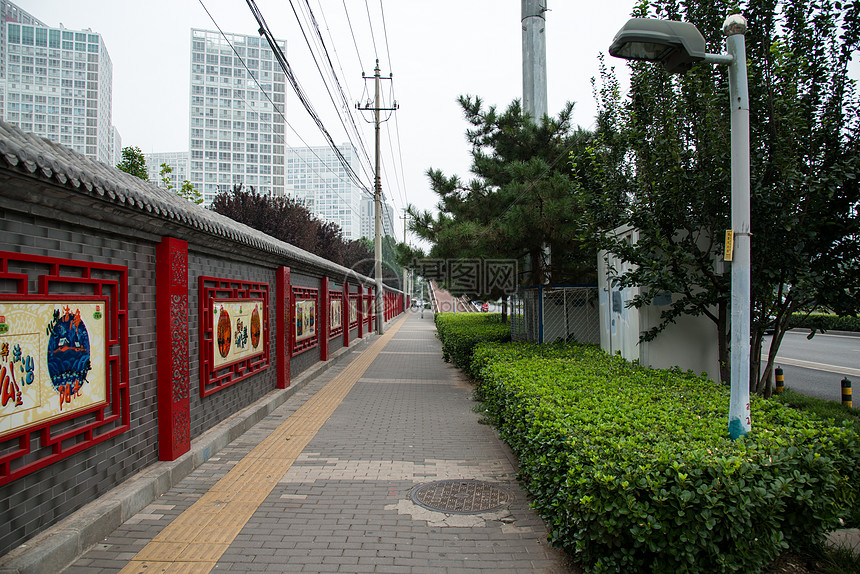 北京城市道路和商务办公楼图片