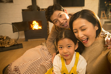 享乐25岁到29岁亚洲人幸福的一家三口图片