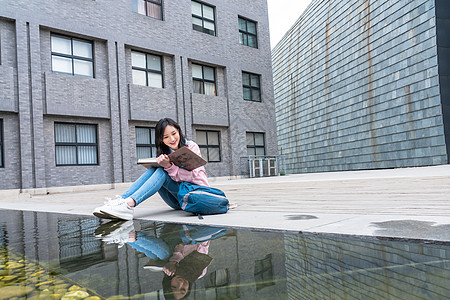 成人学习彩色图片人青年大学生在校园里学习背景