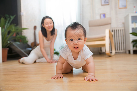 小孩嬉戏居家年轻妈妈和宝宝背景