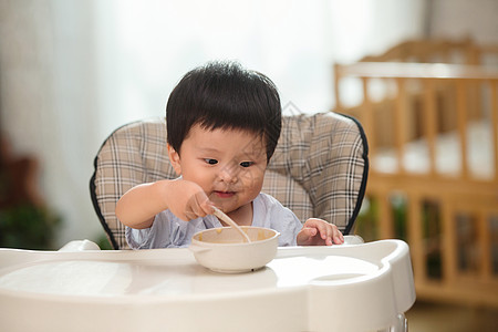 安全生产月展板婴儿食品享乐12到18个月宝宝吃饭背景