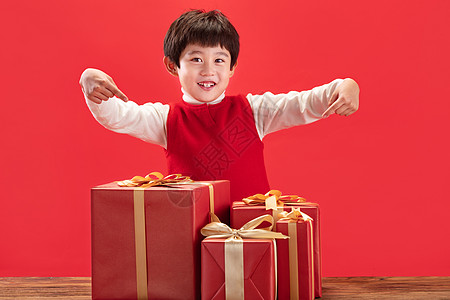丝带Png注视镜头快乐彩色图片小男孩和新年礼物背景