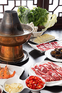老北京美味羊肉火锅和食材图片