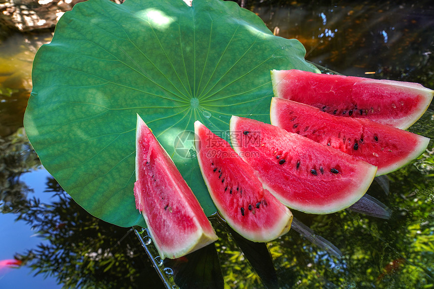 夏日解暑的西瓜图片