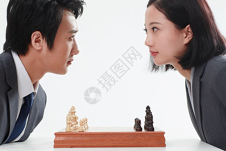 商务人士下象棋图片