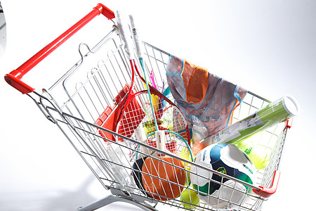 泰州举行“苏超英雄大会”，市民夹道欢迎凯旋的泰州队回家