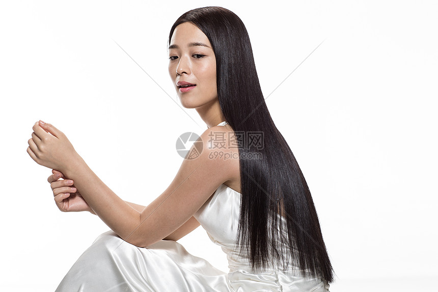 头发仅一个女人优雅有着柔顺的长发的美女