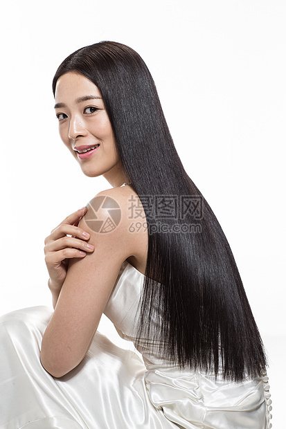完美幸福东亚有着柔顺的长发的美女图片