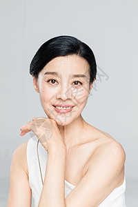 文化快乐亚洲人中老年女人妆面肖像图片