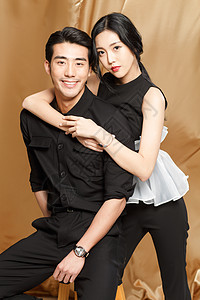 东亚影棚拍摄高凳时尚青年情侣图片