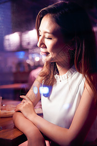 咖啡厅休闲活动闪亮的青年女人在咖啡馆北京高清图片素材
