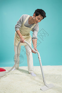 仅一个人打扫工作青年男人做家务图片