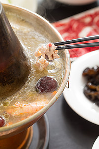 餐桌美食多样团圆饭卫生涮羊肉背景