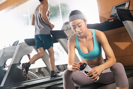 东体：申花六外援出征亚冠，谢鹏飞、戴伟浚也随队出征