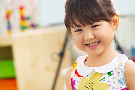 活力学生白昼成长亚洲人快乐的小女孩背景