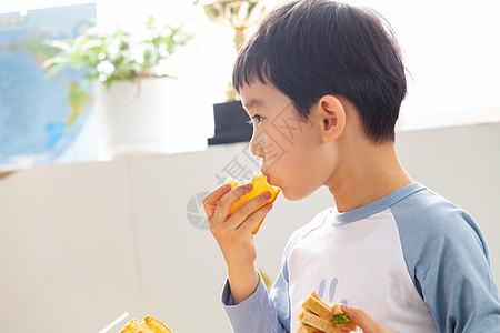 幸福幼儿园小朋友用餐图片