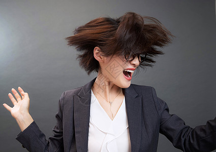 情绪垂头丧气人抓狂的青年女人图片