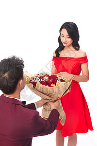 大半身享乐青年男人给女朋友送玫瑰花图片