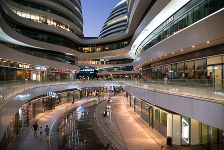 喷泉灯北京城市建筑和街道背景