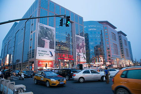 夜景大街大量人群步行街旅游北京王府井大街背景