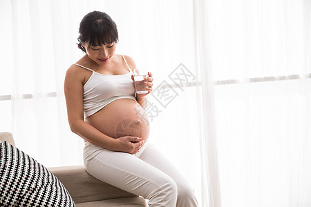 人骄傲简单幸福的孕妇图片