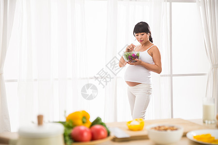 青椒身体保养仅成年人孕妇吃蔬菜沙拉图片