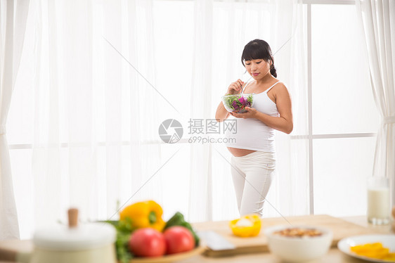 青椒身体保养仅成年人孕妇吃蔬菜沙拉图片