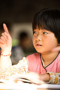 希望工程童年学校乡村小学里的小学女生图片