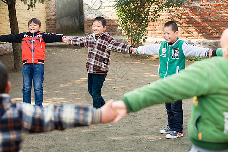 自然女孩户外活动乡村小学生在学校图片