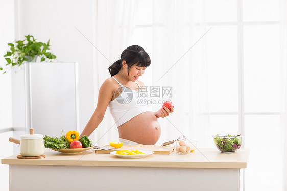 仅成年人做饭家务劳动幸福的孕妇图片