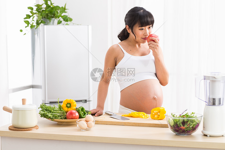 烹调用具餐饮幸福的孕妇图片