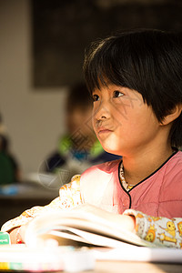 儿童阅读做作业教育童年乡村小学里的小学女生背景