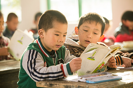 智慧校园保护东亚相伴乡村小学里的小学生背景