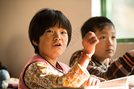 小学女生水平构图希望工程乡村小学里的小学生图片