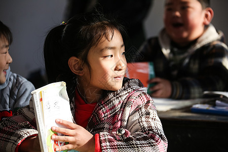 智慧校园在校生摄影学习乡村小学里的小学生背景