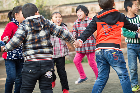 站着东方人团结乡村小学生在学校图片