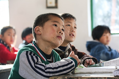 平房校园东亚乡村小学里的小学生图片