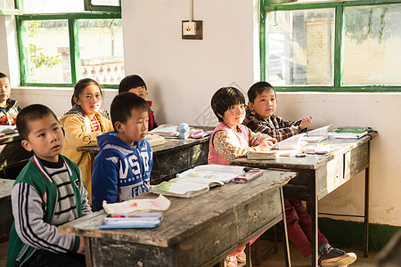 渴望儿童读书乡村小学里的小学生图片