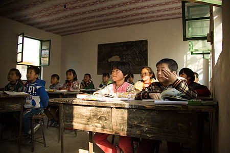 智慧校园读书表现积极智慧乡村小学里的小学生背景