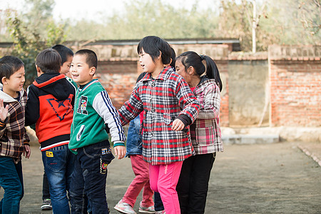 户外活动乐观户外乡村小学生在学校图片